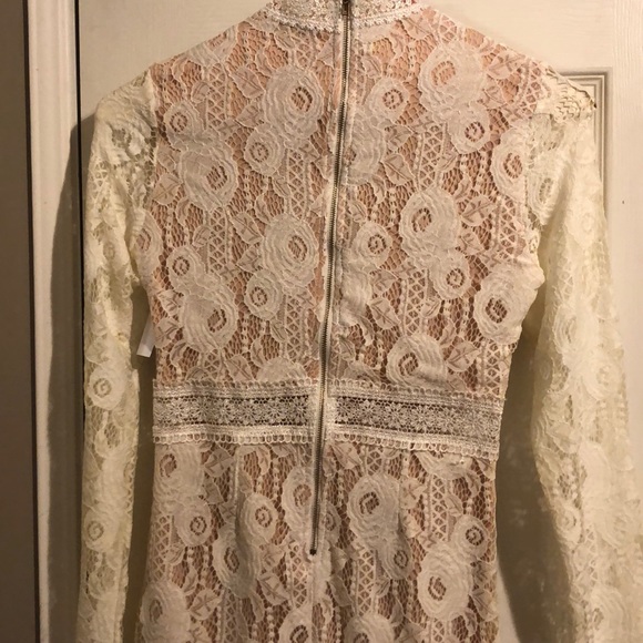 Ivory lace long sleeve dress - Picture 6 of 7